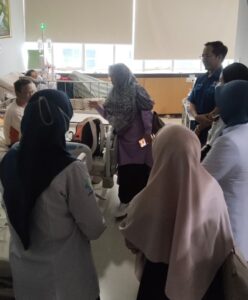 communicates information among members of the healthcare team